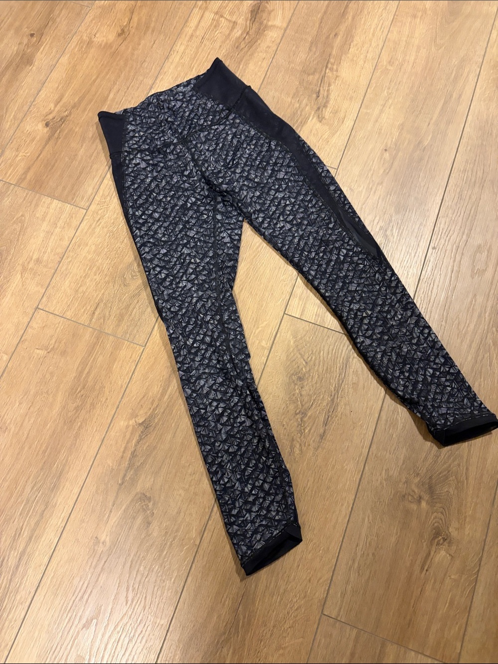 Lululemon Black Patterned low rise leggings